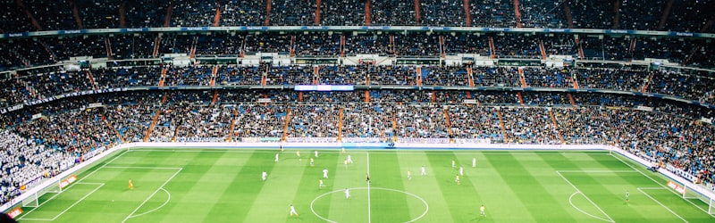 西班牙足球甲级联赛皇家马德里对阵巴塞罗那的国家德比场面